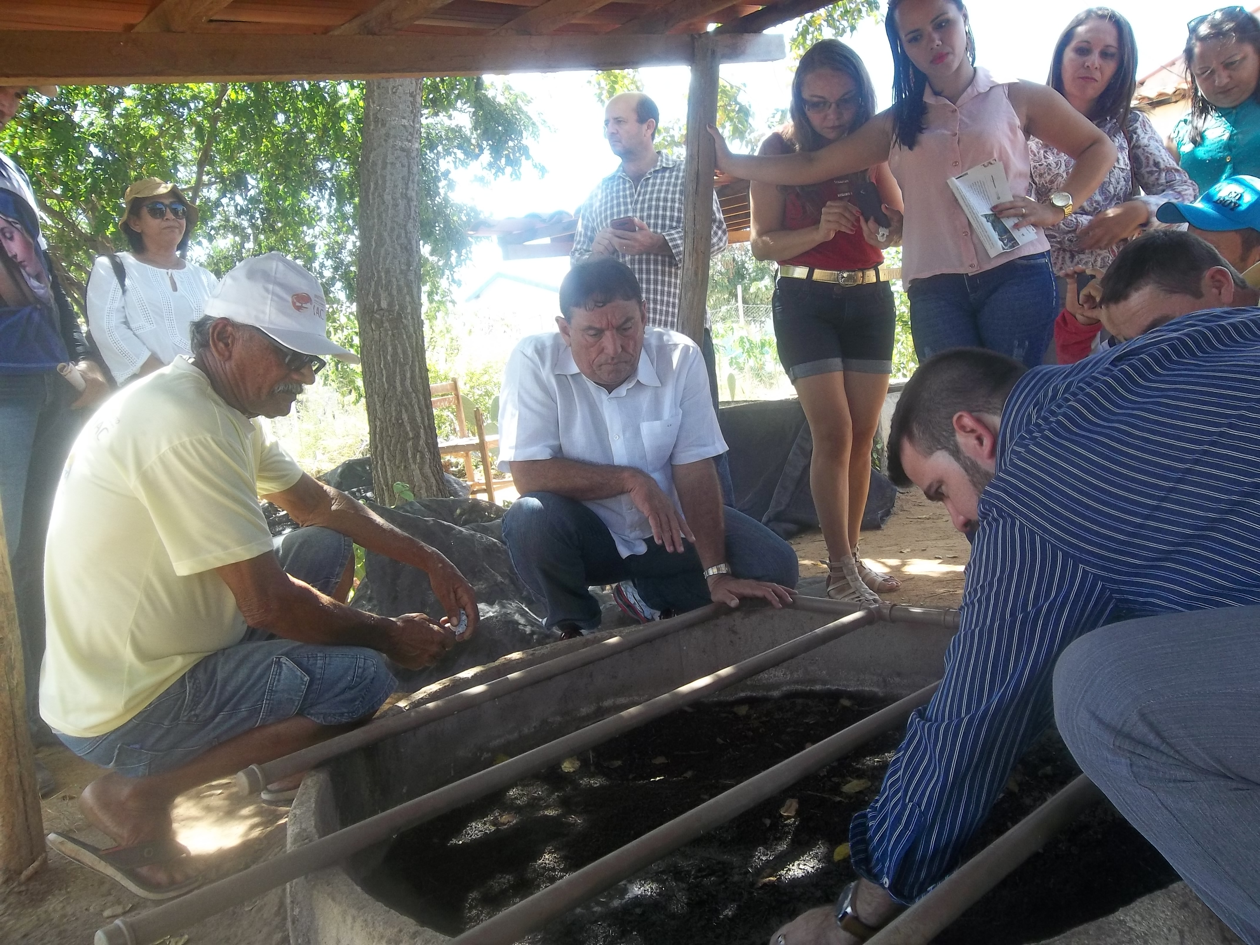 [REÚSO DE ÁGUA] ONG e gestores de Senador Pompeu conhecem experiência do IAC na comunidade de Aroeiras